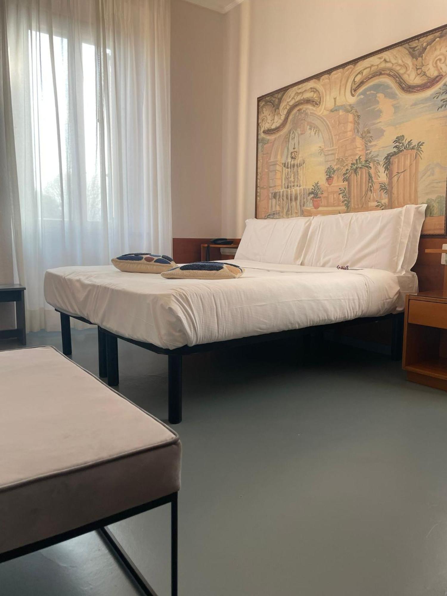 Hotel La Bussola Cittiglio Экстерьер фото
