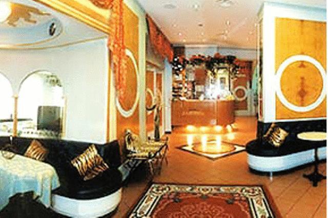 Hotel La Bussola Cittiglio Экстерьер фото